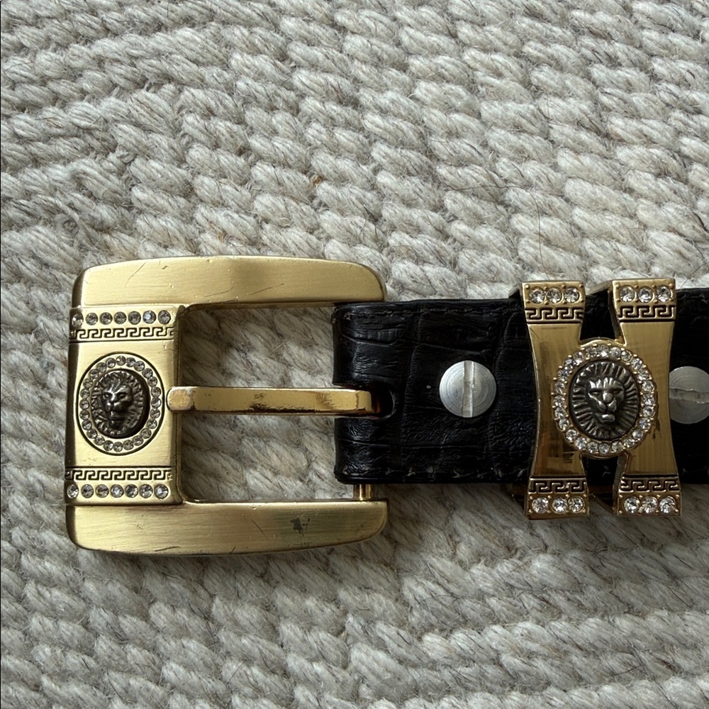 Vintage Aldos Cinturones Crocodile Leather and Gold Lion Accented Belt